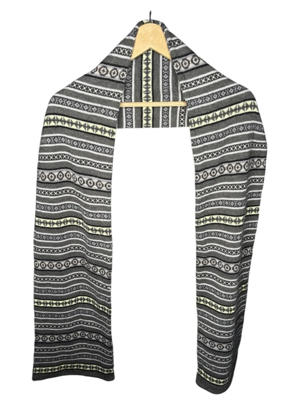 V.Fraas | Gray Cream Fair Isle Knit Scarf | Soft Winter Wrap
